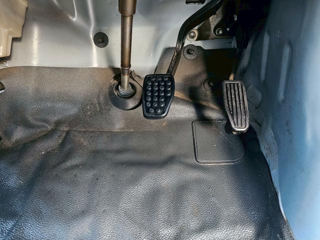 ハイゼットカーゴ デラックスリミテッド　ＫＥＮＷＯＯＤオーディオ・システムバー・ＥＴＣ・キーレス・ＡＢＳ・前席パワーウィンドウ・ＪＯＫＥＲ１３インチアルミホイール（31枚目）