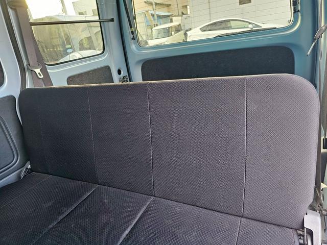 ハイゼットカーゴ デラックスリミテッド　ＫＥＮＷＯＯＤオーディオ・システムバー・ＥＴＣ・キーレス・ＡＢＳ・前席パワーウィンドウ・ＪＯＫＥＲ１３インチアルミホイール（42枚目）