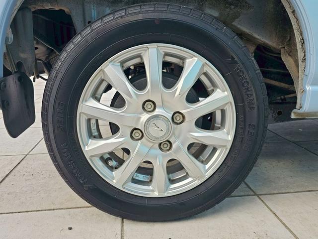 ハイゼットカーゴ デラックスリミテッド　ＫＥＮＷＯＯＤオーディオ・システムバー・ＥＴＣ・キーレス・ＡＢＳ・前席パワーウィンドウ・ＪＯＫＥＲ１３インチアルミホイール（64枚目）