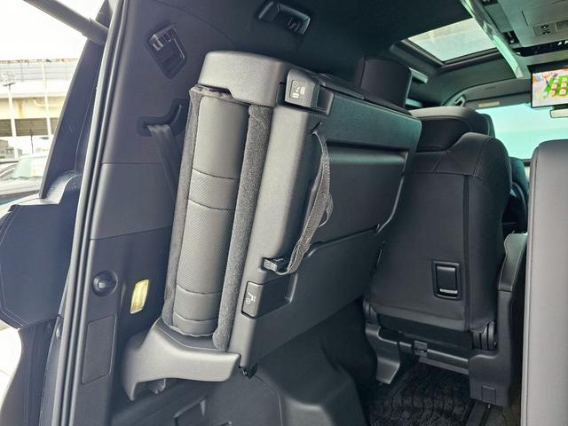 アルファード Z 左右独立ムーンルーフ・デジタルインナーミラー・フリップダウンモニター・スペアタイヤ・純正ナビ・トヨタセーフティセンス・全周囲カメラ・シートヒーター・シートクーラー・HDMI接続・ETC・おくだけ充電(63枚目)