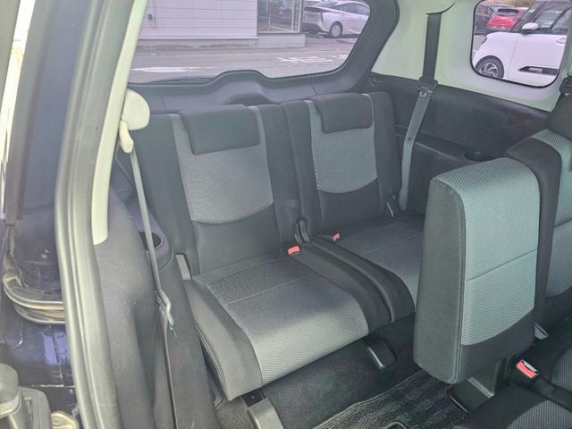 プレマシー ２０Ｚ　社外ナビ・バックモニター・Ｂｌｕｅｔｏｏｔｈ接続・両側電動スライドドア・ＥＴＣ・ＴＶ・電動格納ミラー・オートライト・オートエアコン・純正１７インチアルミホイール（9枚目）