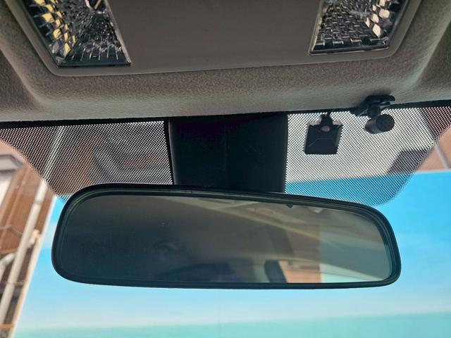 プレマシー ２０Ｚ　社外ナビ・バックモニター・Ｂｌｕｅｔｏｏｔｈ接続・両側電動スライドドア・ＥＴＣ・ＴＶ・電動格納ミラー・オートライト・オートエアコン・純正１７インチアルミホイール（26枚目）