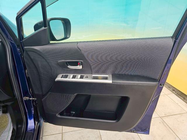 プレマシー ２０Ｚ　社外ナビ・バックモニター・Ｂｌｕｅｔｏｏｔｈ接続・両側電動スライドドア・ＥＴＣ・ＴＶ・電動格納ミラー・オートライト・オートエアコン・純正１７インチアルミホイール（31枚目）