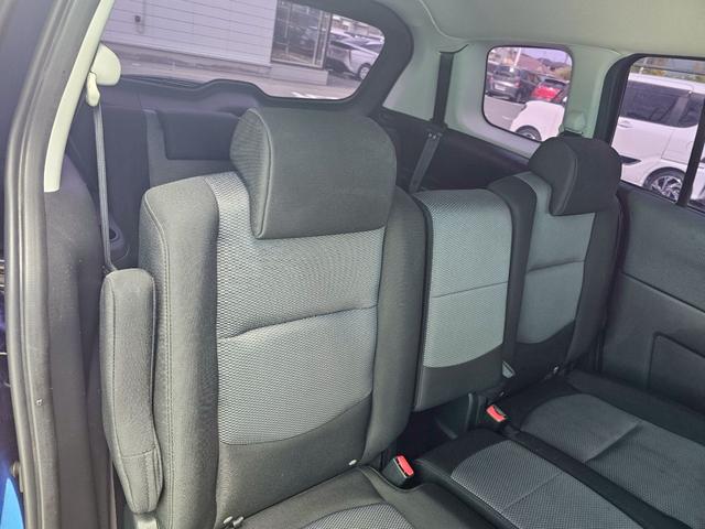 プレマシー ２０Ｚ　社外ナビ・バックモニター・Ｂｌｕｅｔｏｏｔｈ接続・両側電動スライドドア・ＥＴＣ・ＴＶ・電動格納ミラー・オートライト・オートエアコン・純正１７インチアルミホイール（38枚目）