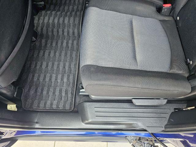 プレマシー ２０Ｚ　社外ナビ・バックモニター・Ｂｌｕｅｔｏｏｔｈ接続・両側電動スライドドア・ＥＴＣ・ＴＶ・電動格納ミラー・オートライト・オートエアコン・純正１７インチアルミホイール（41枚目）