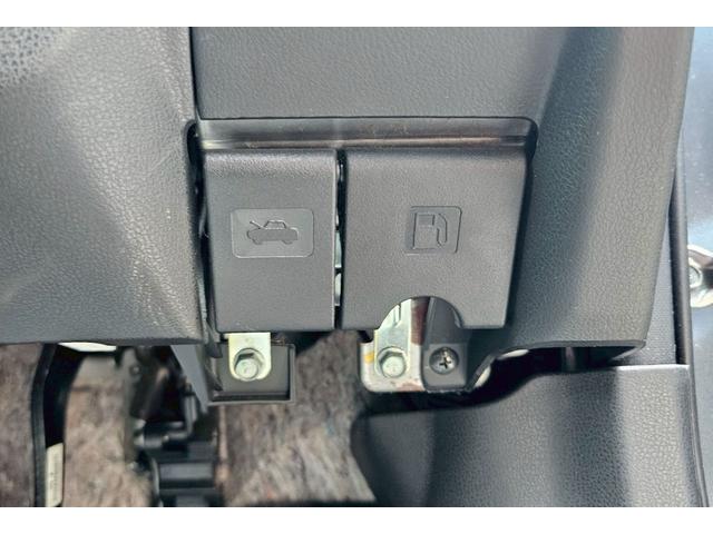 ノート Ｘ　純正ナビ・スマートルームミラー・アラウンドビューモニター・エマージェンシーブレーキ・Ｂｌｕｅｔｏｏｔｈ接続・ＴＶ・オートライト・プッシュスタート・純正１４インチスチールホイール（23枚目）