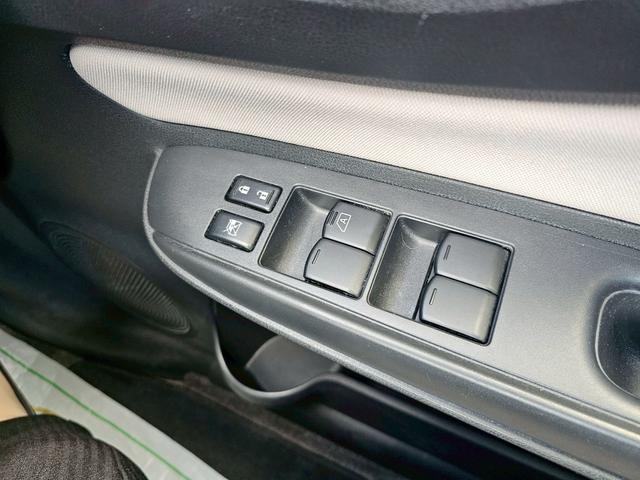 ノート Ｘ　純正ナビ・スマートルームミラー・アラウンドビューモニター・エマージェンシーブレーキ・Ｂｌｕｅｔｏｏｔｈ接続・ＴＶ・オートライト・プッシュスタート・純正１４インチスチールホイール（28枚目）