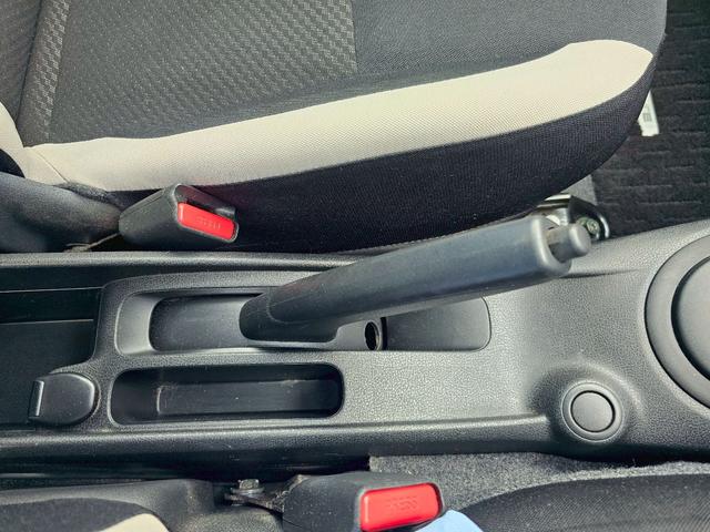 ノート Ｘ　純正ナビ・スマートルームミラー・アラウンドビューモニター・エマージェンシーブレーキ・Ｂｌｕｅｔｏｏｔｈ接続・ＴＶ・オートライト・プッシュスタート・純正１４インチスチールホイール（32枚目）