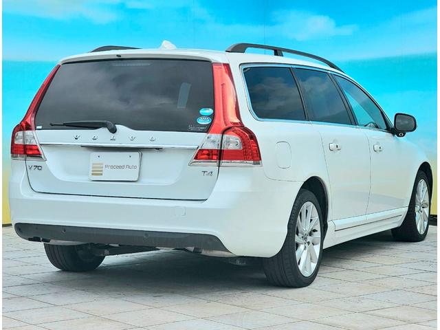 Ｖ７０ Ｔ４　ＳＥ　純正ナビ・本革シート・バックモニター・セーフティパッケージ・シートエアコン・ＴＶ・ルーフレール・パワーバックドア・クルーズコントロール・メモリーシート・ブラインドスポットモニター（4枚目）