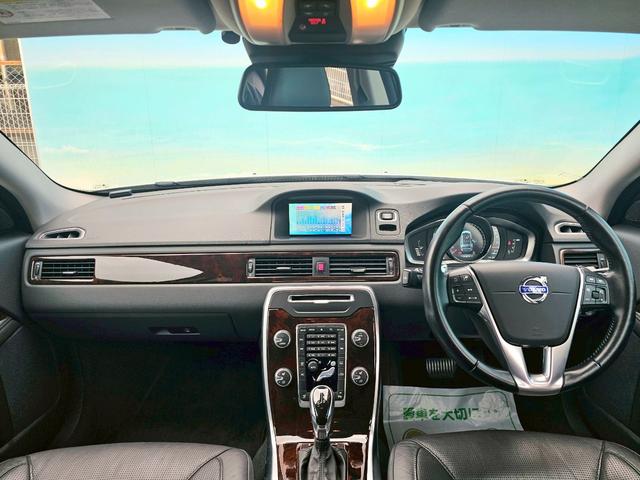 Ｖ７０ Ｔ４　ＳＥ　純正ナビ・本革シート・バックモニター・セーフティパッケージ・シートエアコン・ＴＶ・ルーフレール・パワーバックドア・クルーズコントロール・メモリーシート・ブラインドスポットモニター（5枚目）
