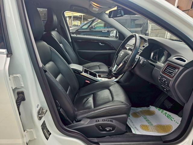 Ｖ７０ Ｔ４　ＳＥ　純正ナビ・本革シート・バックモニター・セーフティパッケージ・シートエアコン・ＴＶ・ルーフレール・パワーバックドア・クルーズコントロール・メモリーシート・ブラインドスポットモニター（6枚目）