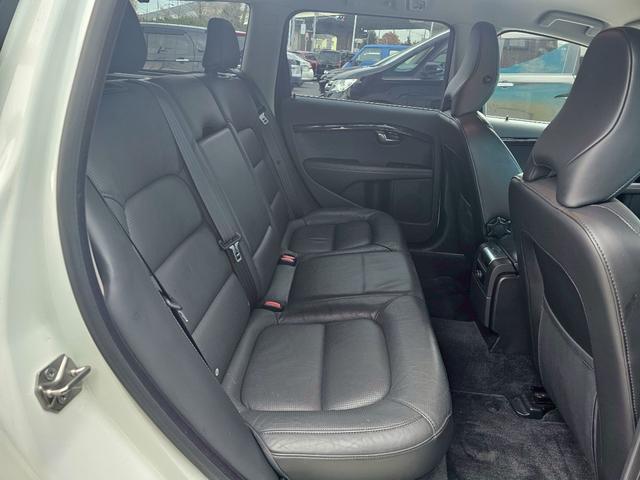 Ｖ７０ Ｔ４　ＳＥ　純正ナビ・本革シート・バックモニター・セーフティパッケージ・シートエアコン・ＴＶ・ルーフレール・パワーバックドア・クルーズコントロール・メモリーシート・ブラインドスポットモニター（8枚目）