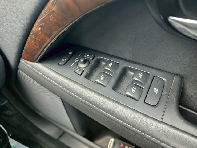 Ｖ７０ Ｔ４　ＳＥ　純正ナビ・本革シート・バックモニター・セーフティパッケージ・シートエアコン・ＴＶ・ルーフレール・パワーバックドア・クルーズコントロール・メモリーシート・ブラインドスポットモニター（26枚目）