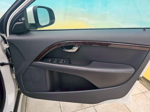 Ｖ７０ Ｔ４　ＳＥ　純正ナビ・本革シート・バックモニター・セーフティパッケージ・シートエアコン・ＴＶ・ルーフレール・パワーバックドア・クルーズコントロール・メモリーシート・ブラインドスポットモニター（27枚目）