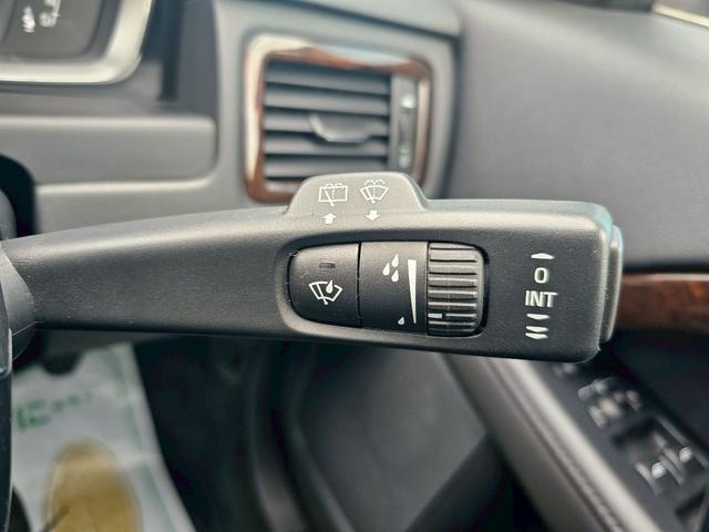 Ｖ７０ Ｔ４　ＳＥ　純正ナビ・本革シート・バックモニター・セーフティパッケージ・シートエアコン・ＴＶ・ルーフレール・パワーバックドア・クルーズコントロール・メモリーシート・ブラインドスポットモニター（29枚目）