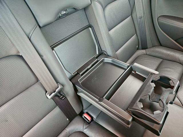 Ｖ７０ Ｔ４　ＳＥ　純正ナビ・本革シート・バックモニター・セーフティパッケージ・シートエアコン・ＴＶ・ルーフレール・パワーバックドア・クルーズコントロール・メモリーシート・ブラインドスポットモニター（42枚目）