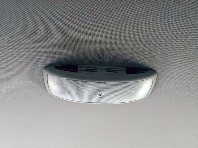 Ｖ７０ Ｔ４　ＳＥ　純正ナビ・本革シート・バックモニター・セーフティパッケージ・シートエアコン・ＴＶ・ルーフレール・パワーバックドア・クルーズコントロール・メモリーシート・ブラインドスポットモニター（45枚目）