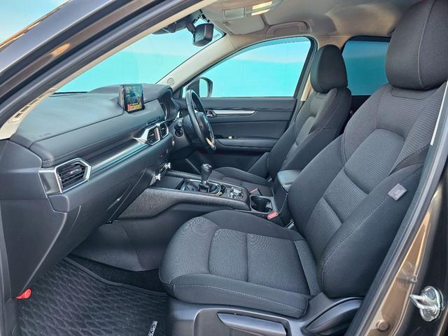 ＣＸ－５ ＸＤ　６速ＭＴ・ｉ－ＡＣＴＩＶＳＥＮＳＥ・３６０℃ビューモニター・レーダークルーズコントロール・Ｂｌｕｅｔｏｏｔｈ接続・ＥＴＣ・ドライブレコーダー・ＵＳＢ・純正１７インチアルミホイール（7枚目）