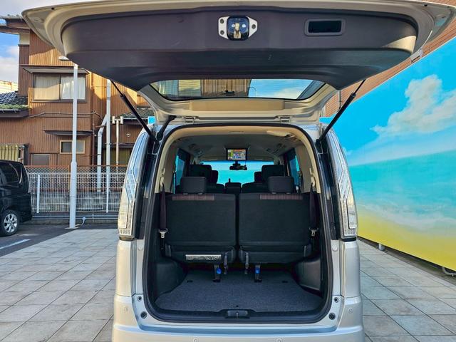 セレナ ハイウェイスター　Ｖセレクション＋セーフティ　ＳＨＶ　純正ナビ・後席モニター・アラウンドビューモニター・エマージェンシーブレーキ・クルーズコントロール・バックカメラ・ドライブレコーダー・ＥＴＣ・ＴＶ・両側電動スライドドア・純正１６インチホイール（11枚目）