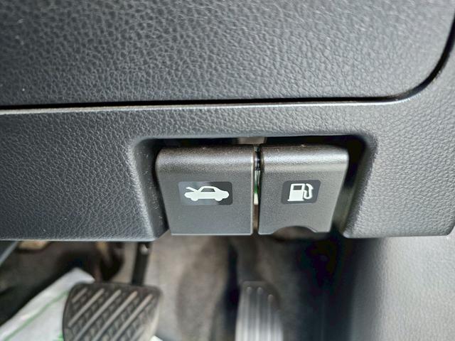 セレナ ハイウェイスター　Ｖセレクション＋セーフティ　ＳＨＶ　純正ナビ・後席モニター・アラウンドビューモニター・エマージェンシーブレーキ・クルーズコントロール・バックカメラ・ドライブレコーダー・ＥＴＣ・ＴＶ・両側電動スライドドア・純正１６インチホイール（32枚目）