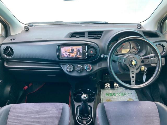 ヴィッツ RS G’s 5速MT・社外ナビ・フルセグTV・Bluetooth・社外ステアリング・HIDヘッドライト・ETC・フォグランプ・純正AW・電動格納ミラー(5枚目)