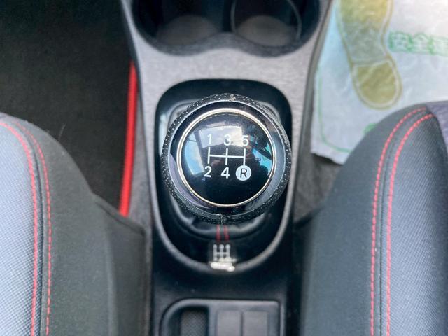 ヴィッツ RS G’s 5速MT・社外ナビ・フルセグTV・Bluetooth・社外ステアリング・HIDヘッドライト・ETC・フォグランプ・純正AW・電動格納ミラー(16枚目)