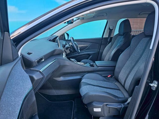 ５００８ アリュール　純正ナビ・３６０°ビジョン・パワートランクリッド・Ｂｌｕｅｔｏｏｔｈ接続・ＵＳＢ接続・ＥＴＣ・ブラインドスポットモニター・パドルシフト・プッシュスタート・純正１８インチアルミホイール（6枚目）