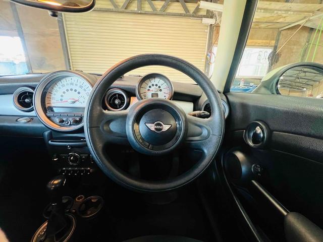 ＭＩＮＩ ワン　Ｒ５６　６ＡＴ　青　Ｂｌｕｅｔｏｏｔｈ　Ｃａｒｐｌａｙ　Ａｎｄｒｏｉｄ　Ａｕｔｏ　ナビ　ドラレコ　ドライブレコーダー　バックカメラ　ＥＴＣ　ＵＳＢ　アルミ　ユニオンジャック　テール　ＧＴ　Ｍｏｔｏｒｓ（2枚目）