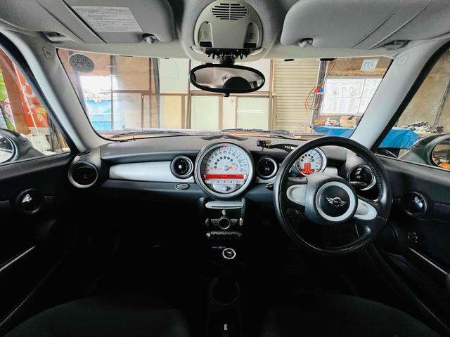 ＭＩＮＩ クーパー　Ｒ５６　６ＡＴ　白　Ｂｌｕｅｔｏｏｔｈ　Ｃａｒｐｌａｙ　Ａｎｄｒｏｉｄ　Ａｕｔｏ　ナビ　ドラレコ　ドライブレコーダー　バックカメラ　ＥＴＣ　ＵＳＢ　アルミ　ユニオンジャック　テール　ＧＴ　Ｍｏｔｏｒｓ（2枚目）