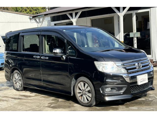 ステップワゴンスパーダ Ｓ　ＥＴＣ　バックカメラ　ＴＶ　両側電動スライドドア　オートライト　ＨＩＤ　スマートキー　アイドリングストップ　３列シート　ＣＶＴ　アルミホイール　盗難防止システム　衝突安全ボディ　ＡＢＳ　ＥＳＣ（3枚目）