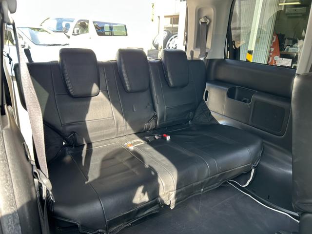 ステップワゴンスパーダ Ｓ　ＥＴＣ　バックカメラ　ＴＶ　両側電動スライドドア　オートライト　ＨＩＤ　スマートキー　アイドリングストップ　３列シート　ＣＶＴ　アルミホイール　盗難防止システム　衝突安全ボディ　ＡＢＳ　ＥＳＣ（20枚目）