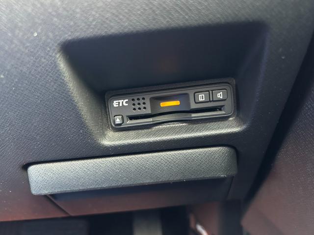 ステップワゴンスパーダ Ｓ　ＥＴＣ　バックカメラ　ＴＶ　両側電動スライドドア　オートライト　ＨＩＤ　スマートキー　アイドリングストップ　３列シート　ＣＶＴ　アルミホイール　盗難防止システム　衝突安全ボディ　ＡＢＳ　ＥＳＣ（36枚目）