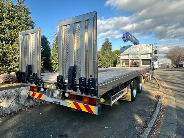 ギガ クレーン付きセルフローダー　１１．４ｔ　４軸　アイバワークスセルフローダー　タダノ４段クレーン　ラジコン　ローダーリモコン　ウインチ　３８０馬力　アイドリングストップ　ＥＴＣ２．０　クールホットボックス（6枚目）