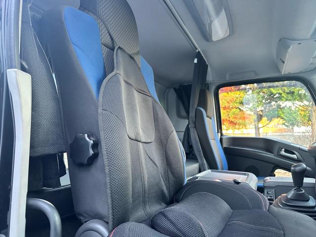 ギガ クレーン付きセルフローダー　１１．４ｔ　４軸　アイバワークスセルフローダー　タダノ４段クレーン　ラジコン　ローダーリモコン　ウインチ　３８０馬力　アイドリングストップ　ＥＴＣ２．０　クールホットボックス（45枚目）