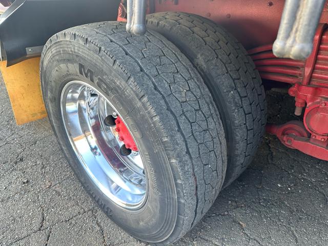 ギガ クレーン付きセルフローダー　１１．４ｔ　４軸　アイバワークスセルフローダー　タダノ４段クレーン　ラジコン　ローダーリモコン　ウインチ　３８０馬力　アイドリングストップ　ＥＴＣ２．０　クールホットボックス（63枚目）