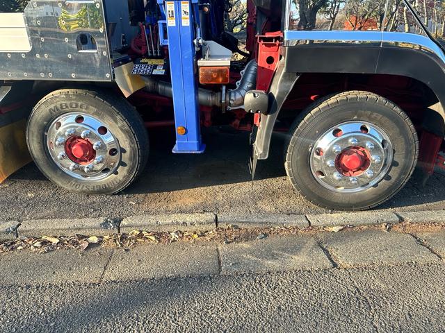 ギガ クレーン付きセルフローダー　１１．４ｔ　４軸　アイバワークスセルフローダー　タダノ４段クレーン　ラジコン　ローダーリモコン　ウインチ　３８０馬力　アイドリングストップ　ＥＴＣ２．０　クールホットボックス（64枚目）