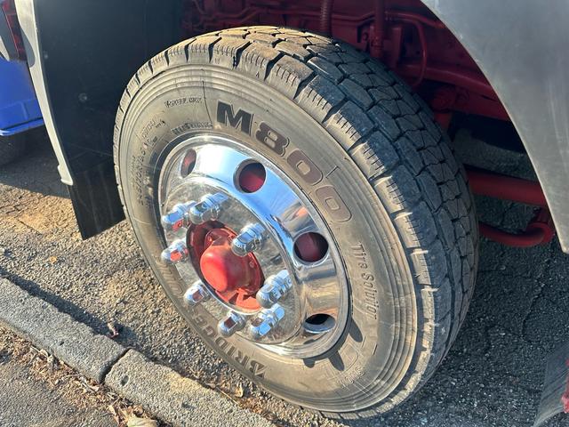 ギガ クレーン付きセルフローダー　１１．４ｔ　４軸　アイバワークスセルフローダー　タダノ４段クレーン　ラジコン　ローダーリモコン　ウインチ　３８０馬力　アイドリングストップ　ＥＴＣ２．０　クールホットボックス（65枚目）