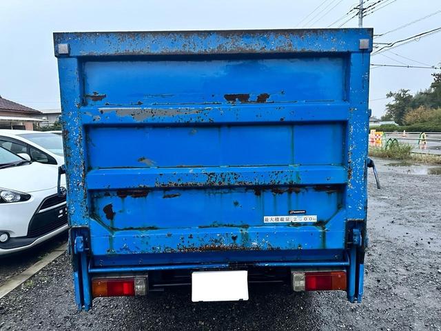 デュトロ Ｗキャブ　車検Ｒ８年５月１日　６人乗り　５速ＭＴ　極東パワーゲート　積載量　２０００ｋｇ（6枚目）