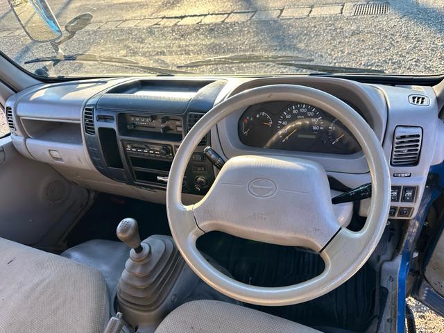 デュトロ Ｗキャブ　車検Ｒ８年５月１日　６人乗り　５速ＭＴ　極東パワーゲート　積載量　２０００ｋｇ（26枚目）