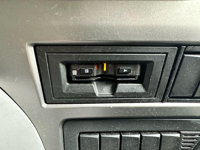 クオン 　冷蔵冷凍ウィング　三菱重工冷凍機　ＴＵ８５ＳＣ　－３０度設定　ＥＳＣＯＴ　カラーバックカメラ　積載１１３００ｋｇ（26枚目）