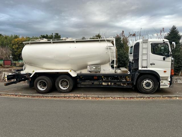 プロフィア 　粉粒体運搬車　極東開発ジェットパック　パラセメント車　ＪＡ１３－１５Ｃ－Ｓ　タンク容量１１．８？　積載量１１６００ｋｇ　マンホール２ヶ所　カラーバックカメラ　ＥＴＣ（4枚目）