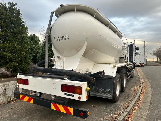プロフィア 　粉粒体運搬車　極東開発ジェットパック　パラセメント車　ＪＡ１３－１５Ｃ－Ｓ　タンク容量１１．８？　積載量１１６００ｋｇ　マンホール２ヶ所　カラーバックカメラ　ＥＴＣ（5枚目）