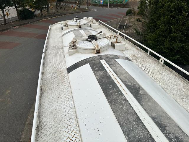 プロフィア 　粉粒体運搬車　極東開発ジェットパック　パラセメント車　ＪＡ１３－１５Ｃ－Ｓ　タンク容量１１．８？　積載量１１６００ｋｇ　マンホール２ヶ所　カラーバックカメラ　ＥＴＣ（10枚目）