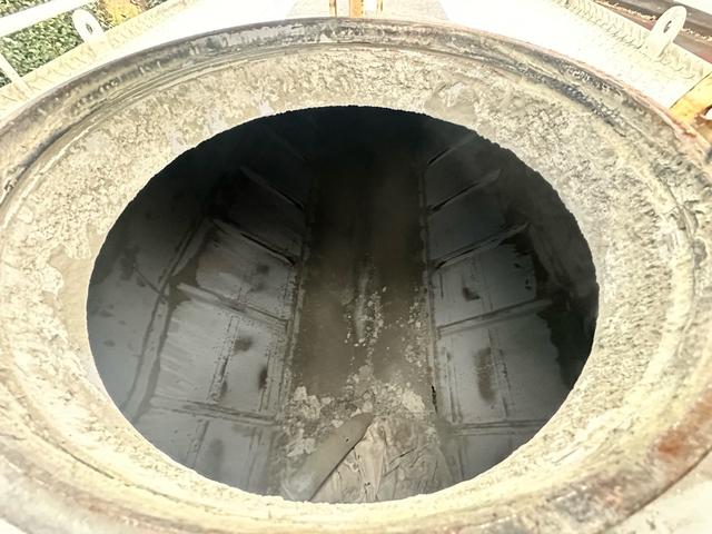 プロフィア 　粉粒体運搬車　極東開発ジェットパック　パラセメント車　ＪＡ１３－１５Ｃ－Ｓ　タンク容量１１．８？　積載量１１６００ｋｇ　マンホール２ヶ所　カラーバックカメラ　ＥＴＣ（11枚目）