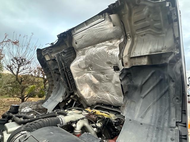 プロフィア 　粉粒体運搬車　極東開発ジェットパック　パラセメント車　ＪＡ１３－１５Ｃ－Ｓ　タンク容量１１．８？　積載量１１６００ｋｇ　マンホール２ヶ所　カラーバックカメラ　ＥＴＣ（20枚目）