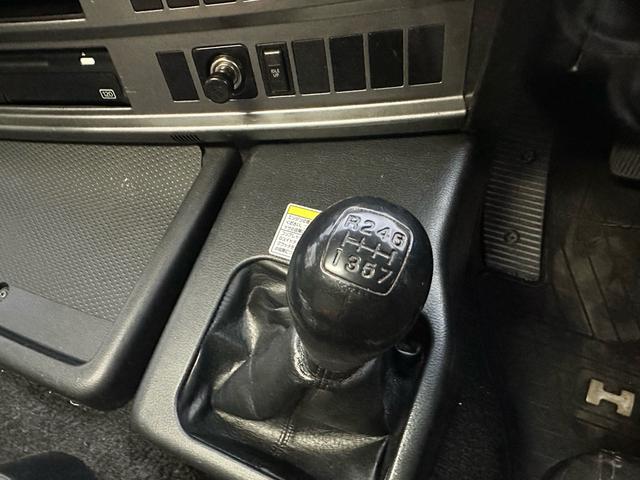 プロフィア 　粉粒体運搬車　極東開発ジェットパック　パラセメント車　ＪＡ１３－１５Ｃ－Ｓ　タンク容量１１．８？　積載量１１６００ｋｇ　マンホール２ヶ所　カラーバックカメラ　ＥＴＣ（31枚目）