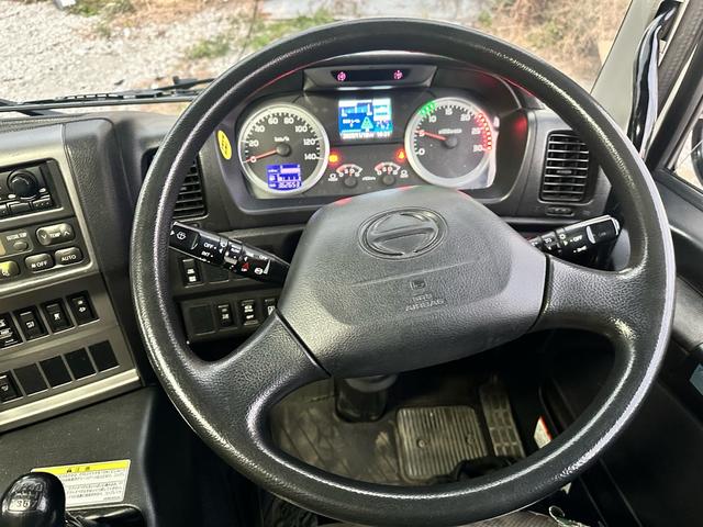 プロフィア 　粉粒体運搬車　極東開発ジェットパック　パラセメント車　ＪＡ１３－１５Ｃ－Ｓ　タンク容量１１．８？　積載量１１６００ｋｇ　マンホール２ヶ所　カラーバックカメラ　ＥＴＣ（33枚目）