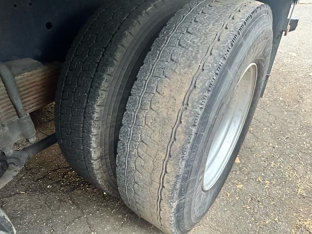 プロフィア 　粉粒体運搬車　極東開発ジェットパック　パラセメント車　ＪＡ１３－１５Ｃ－Ｓ　タンク容量１１．８？　積載量１１６００ｋｇ　マンホール２ヶ所　カラーバックカメラ　ＥＴＣ（47枚目）