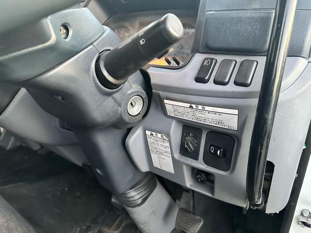 キャンター ダンプ　３ｔダンプ　フロント部少修復あり　走行テスト済　積載３０００ｋｇ　新明和　ＤＲ２－０１１０ＳＹ　コボレーン　５速ＭＴ（40枚目）