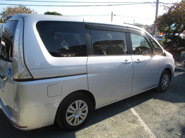 セレナ アンシャンテ 助手席スライドアップシート 車いすリフター 福祉車両(5枚目)